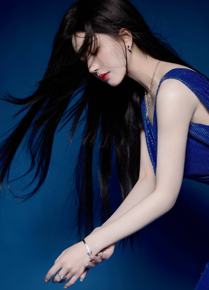 夫人翘起美臂迎巨龙PG麻将胡了市长(图1) 夫人翘起美臂迎巨龙PG麻将胡了市长(图1)